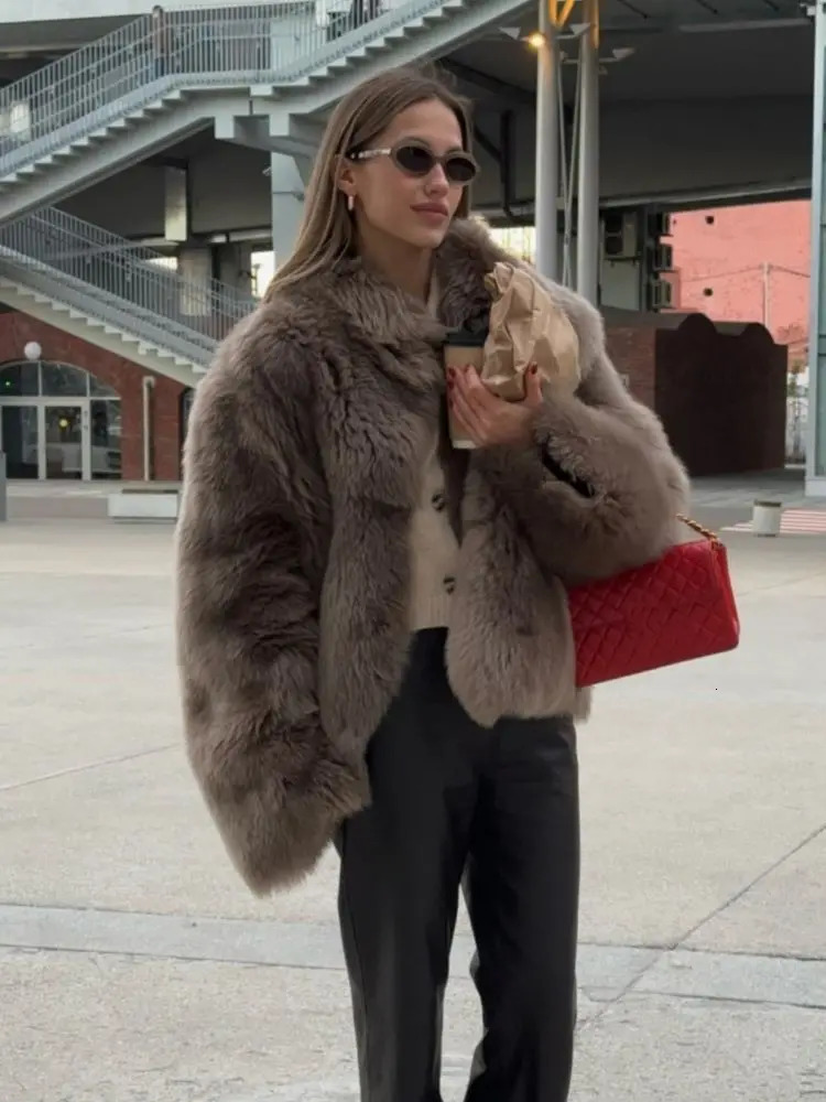 Winter Chic Thicken Warm Fluffy Fur y Coat Classic Long Sleeve Solid Color Lapel Cardigan Woman High Street Coats 241211