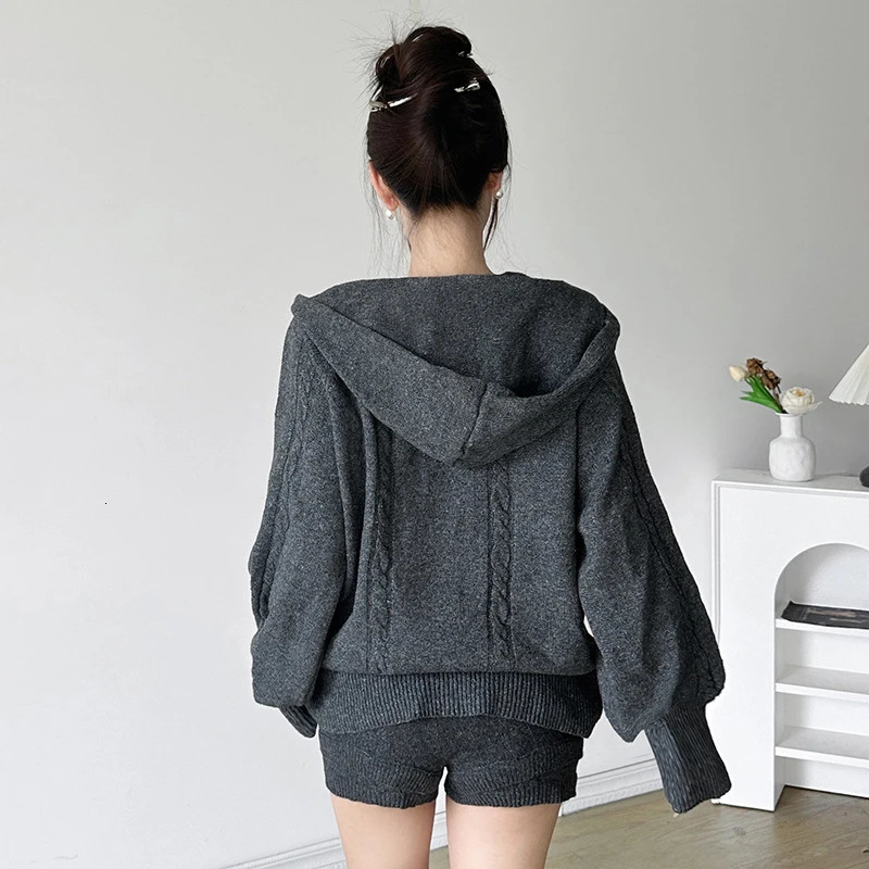 BKLD Fashion Leisure 2pieces Set Twists Shaped Wool Hooded Neck Long Sleeve Top Zipper CardiganSlim 2Pcs Shorts Sexy Suit 241209
