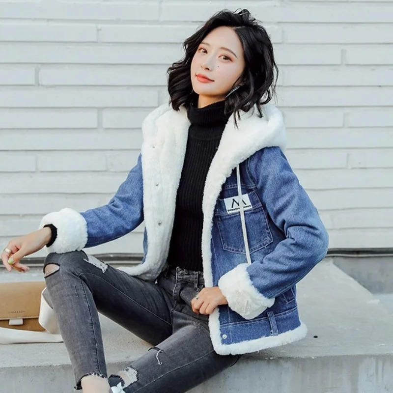 Womens winter thick warm fur lining short denim jacket hooded sweatshirt slim fit denim jacket womens casual coat streetwear Parkas jacket 241210