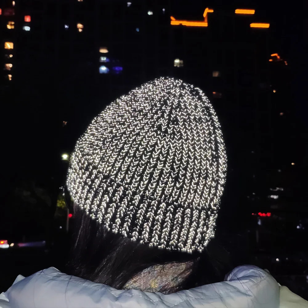 Neutral winter warm reflective beanies mens fashionable knitted street hat night fantasy shiny skull hat mens warm hat 241211