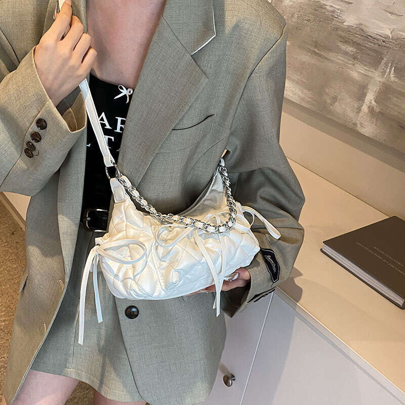Sweet armpit women's high-end style, dia grid shoulder textured dumpg bag, 2024 new casual versatile fashion clothing