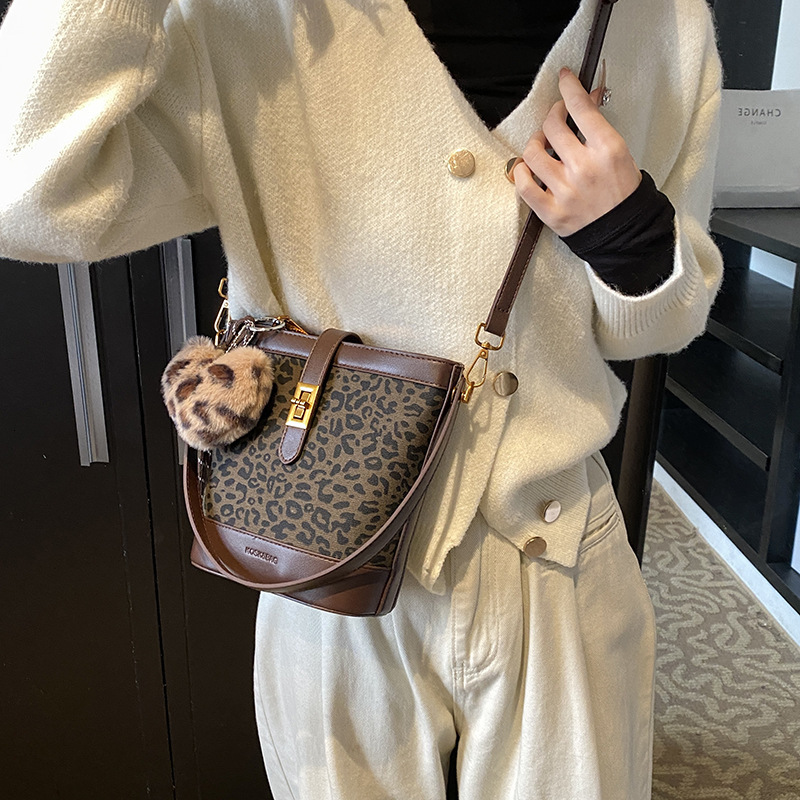 Vintage New Designer Coffee Pattern Personalized Multifunctional Bag Shoulder Bag Women's Crossbody Bag High-end Texture Commuting Bag