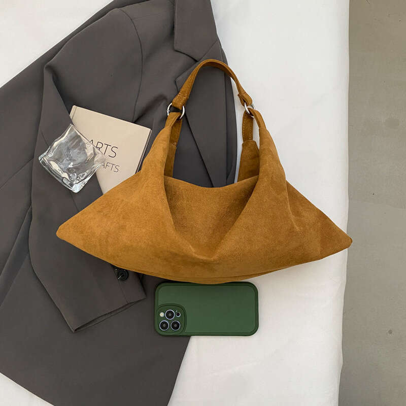 Small niche design single shoulder crossbody for women retro high-end feeg large capacity commuting dumpg bag 2024 new casual versatile fashion clothi