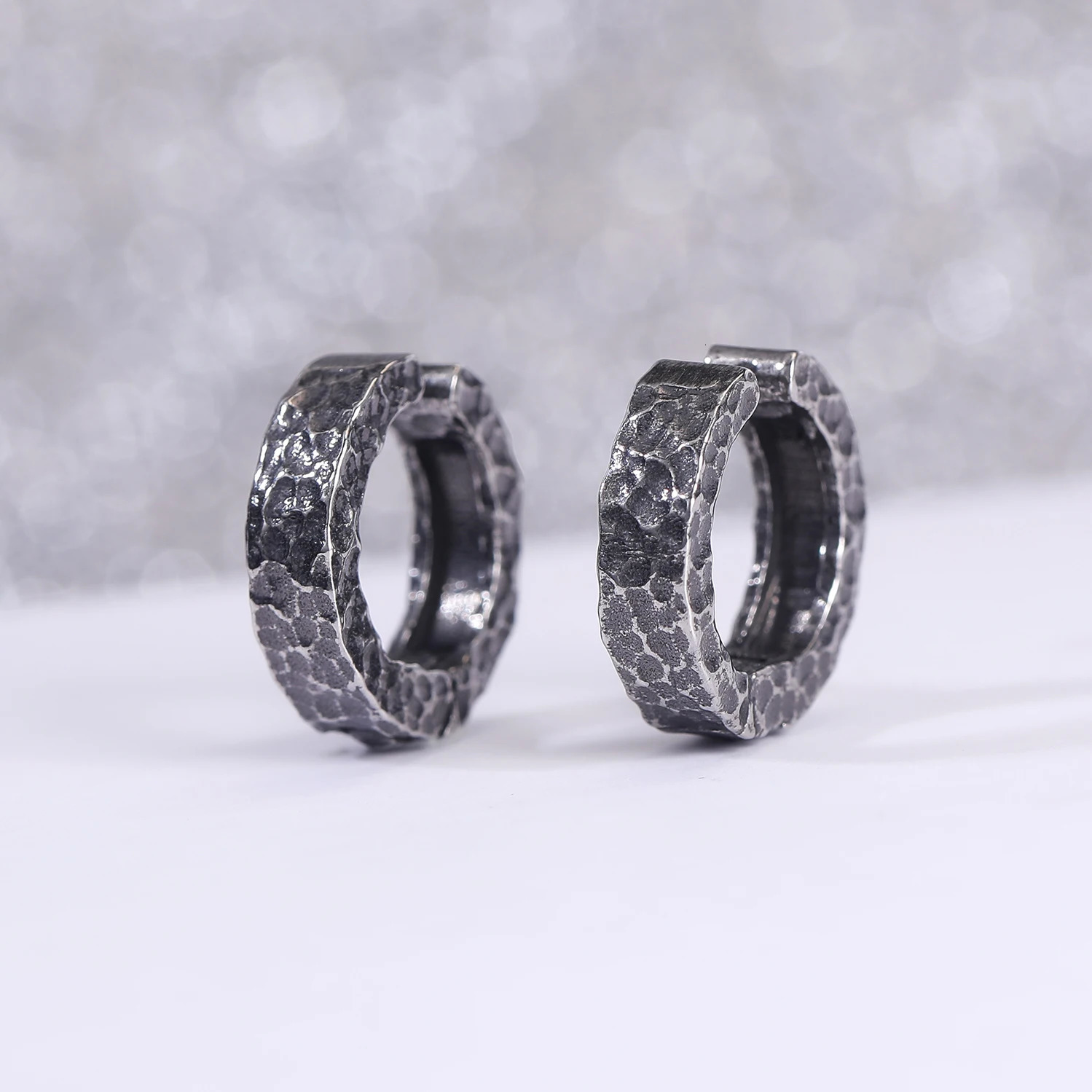 ZS 1Pair Vintage Ear Cuff Men Skull Ear Cuff Stainless Steel Ear Clip Non Piercing Jewelry Women D Gothic Ear Cuff 241214