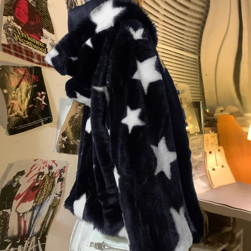 Y2K retro star shaped warm plush hooded jacket with unique loose fit suitable for womens warm and comfortable hooded sweatshirt 241214