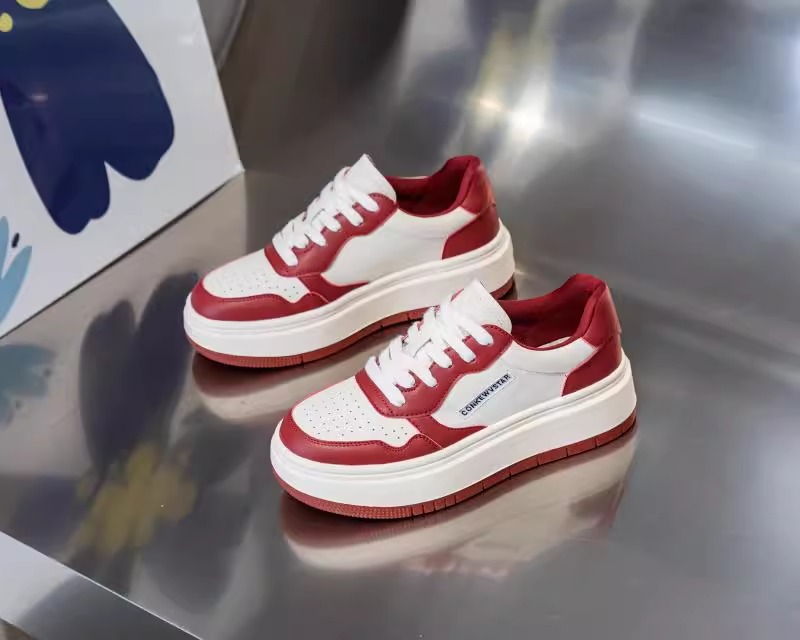 2024 explosion thick soled small white shoes female casual sports shoes lovers fashion all matching board shoes