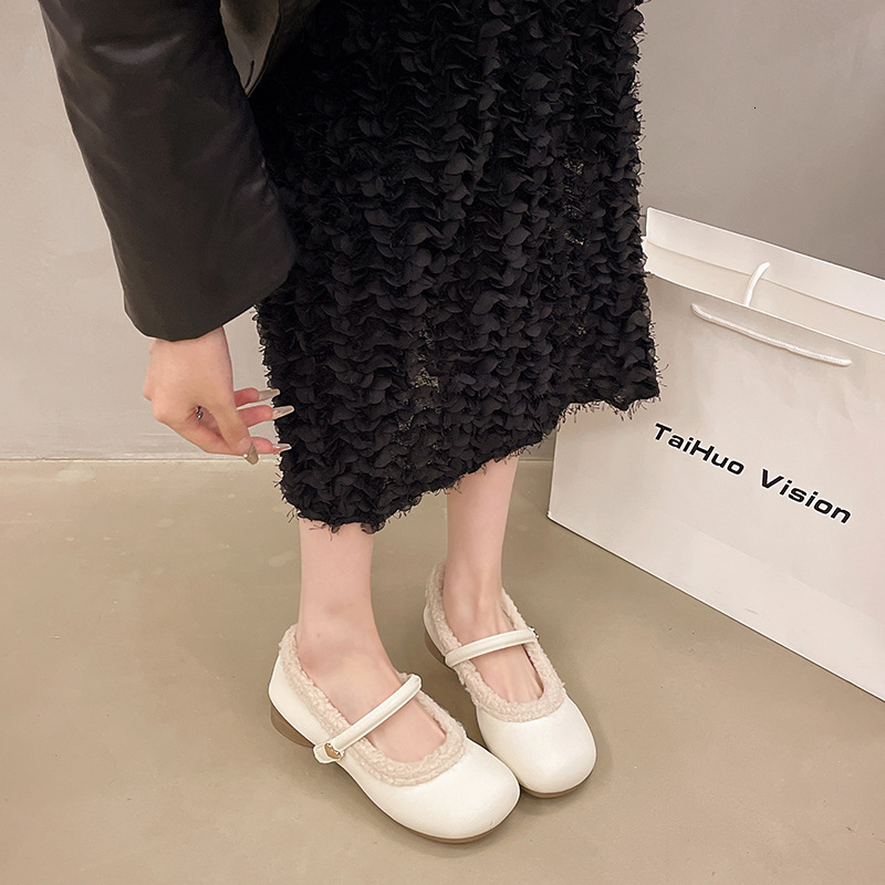 Wholesale low sole velvet Mary Jane shoes, thickened seasonal shoes, square toe single shoes, hairy autumn and winter women's Velcro for warmth