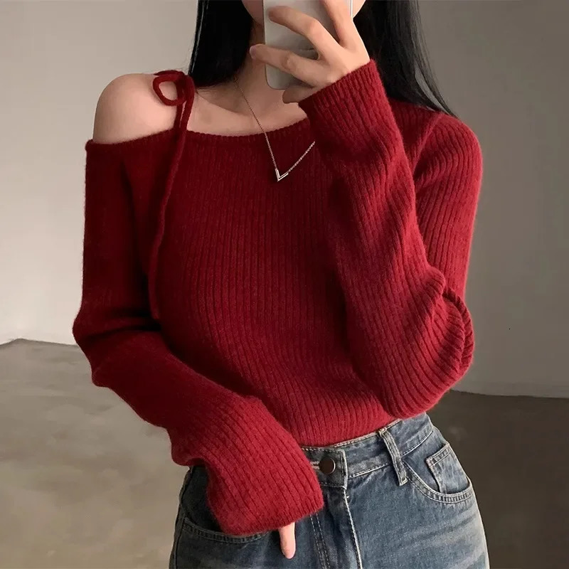 2024 AutumnWinter Niche Vintage Irregular Off-The-Shoulder Tops Slimming Versatile Long Sleeve Knit Sweater Womens 241216