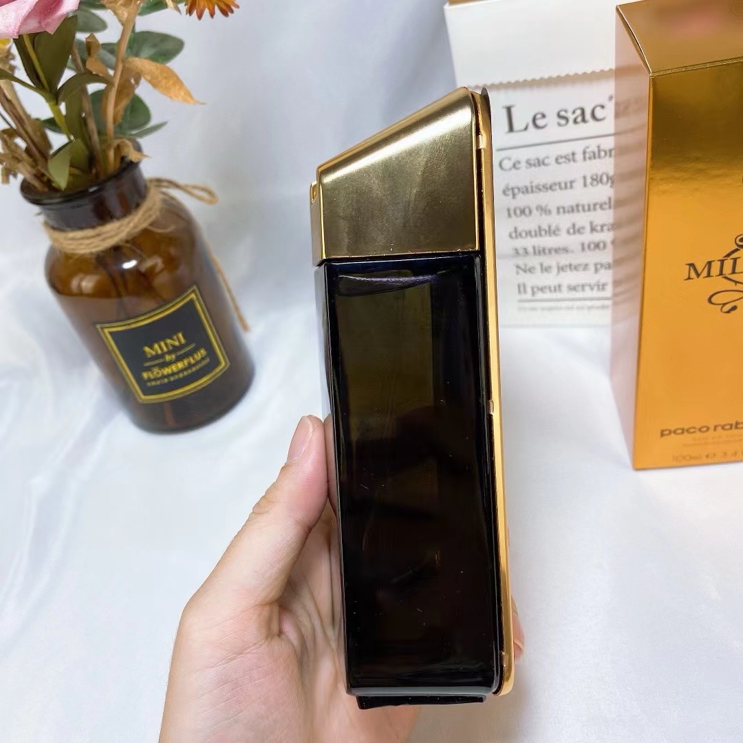 Popular Mens And Light Blue Womens Glass Bottle Perfume Durable Natural Deodorant Fast Delivery Ml