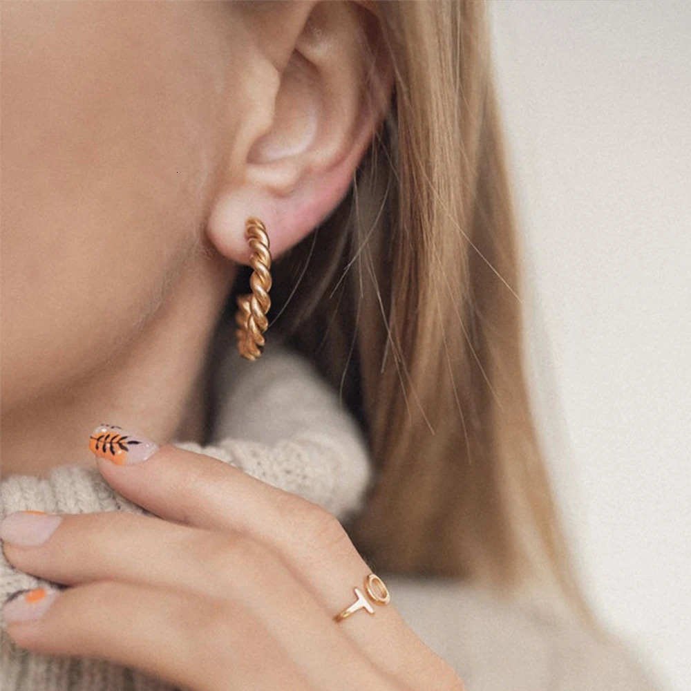 EManc 10 Retro Spiral Wrapped Ring Earrings Suitable for Punk Party Earrings for Women Fashionable Gold Silver Jewelry Pendant 241216