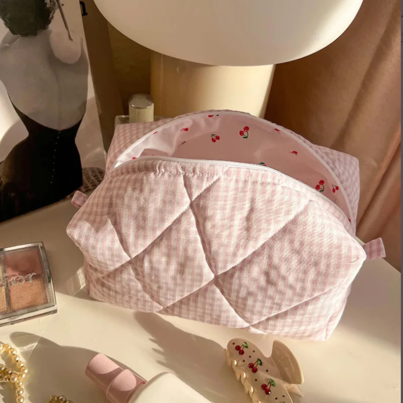 Floral Makeup Bag Large Capacity Portable Cosmetic Storage Bag Cotton Quilted Wash Bag Skincare Pouch Fashion Checkered 241212