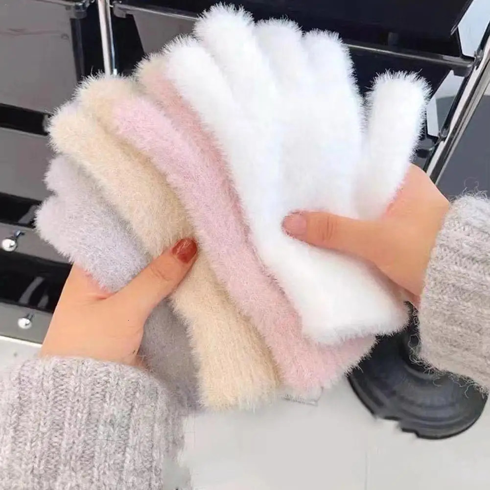 Fashionable winter mink velvet five finger gloves plush warm and cold resistant outdoor bicycle solid color Wistiti 241212