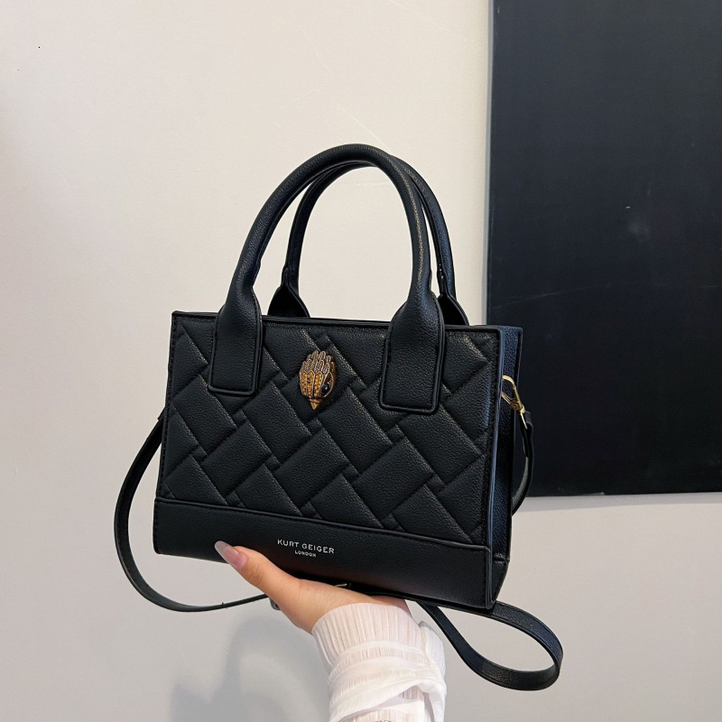 London 2025 New Designer Women's Large Capacity Handbag Trend Quilted Fashion Single Shoulder Bag