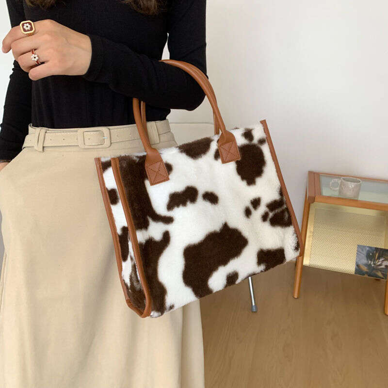 Women's Large Capacity New Trendy Autumn And Winter Versatile Plush Shoulder Bag, College Student Tote Bag