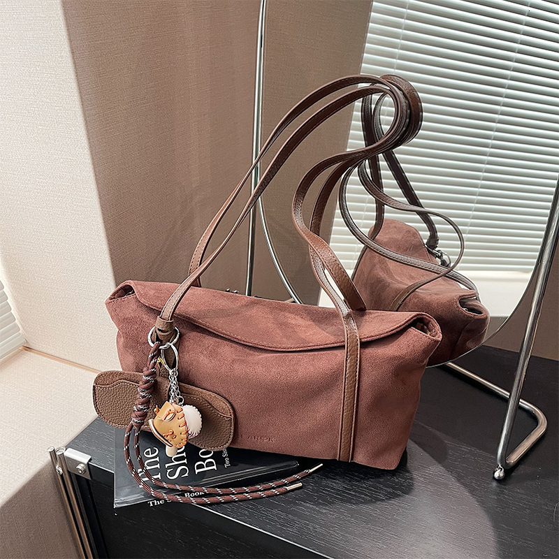 New Retro Matte Suede Handbag New Large Capacity Commuter Designed Multi functional Shoulder Bag Trendy Handbag bag