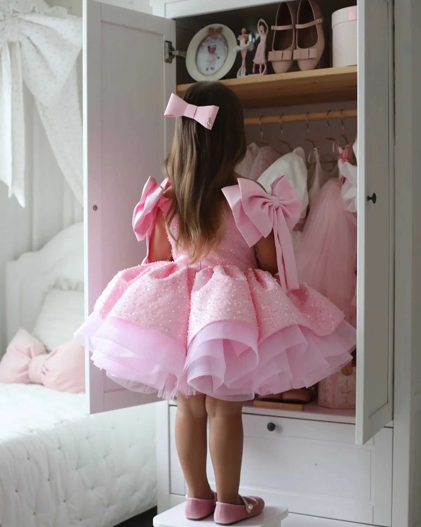 Girl's Dresses Customized Lovely Pink Flower Girl Dress for Wedding Sequins Beading with Bow Kids Birthday Party First Communion Ball Gowns Q2504