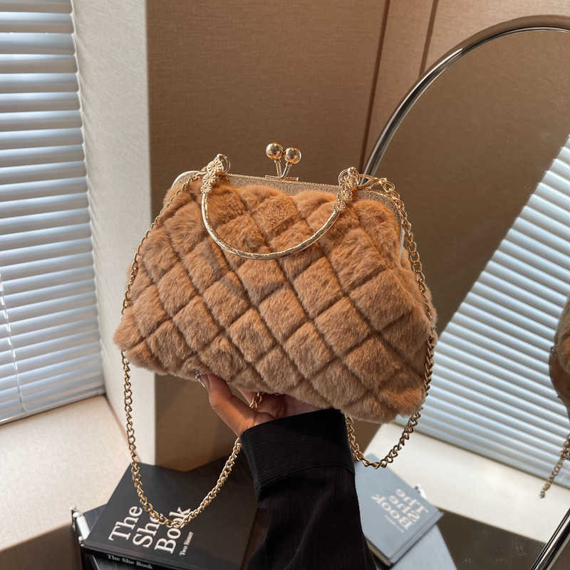 Fashion Velvet Banquet Bag with Western Style, Versatile Chain, Single Shoulder, Cross Shoulder, Clip Mouth Women's Small Bag 241215