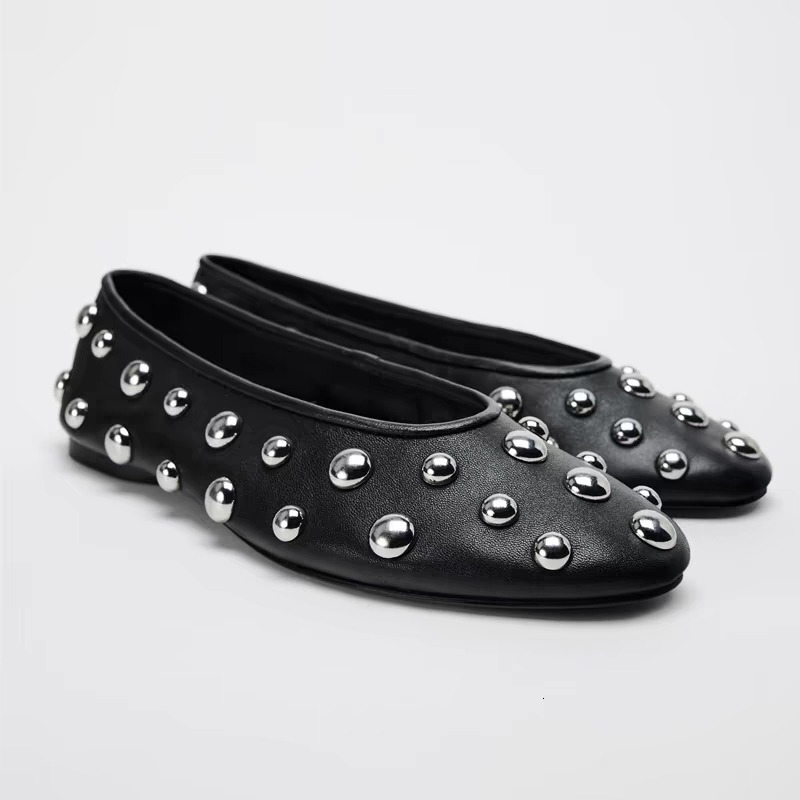 2024 New Rivet Round Head Flat Black Leather Sandal Ballet Sandals Sier Ball Metal Hollow Mary Jane Shoes 35-42