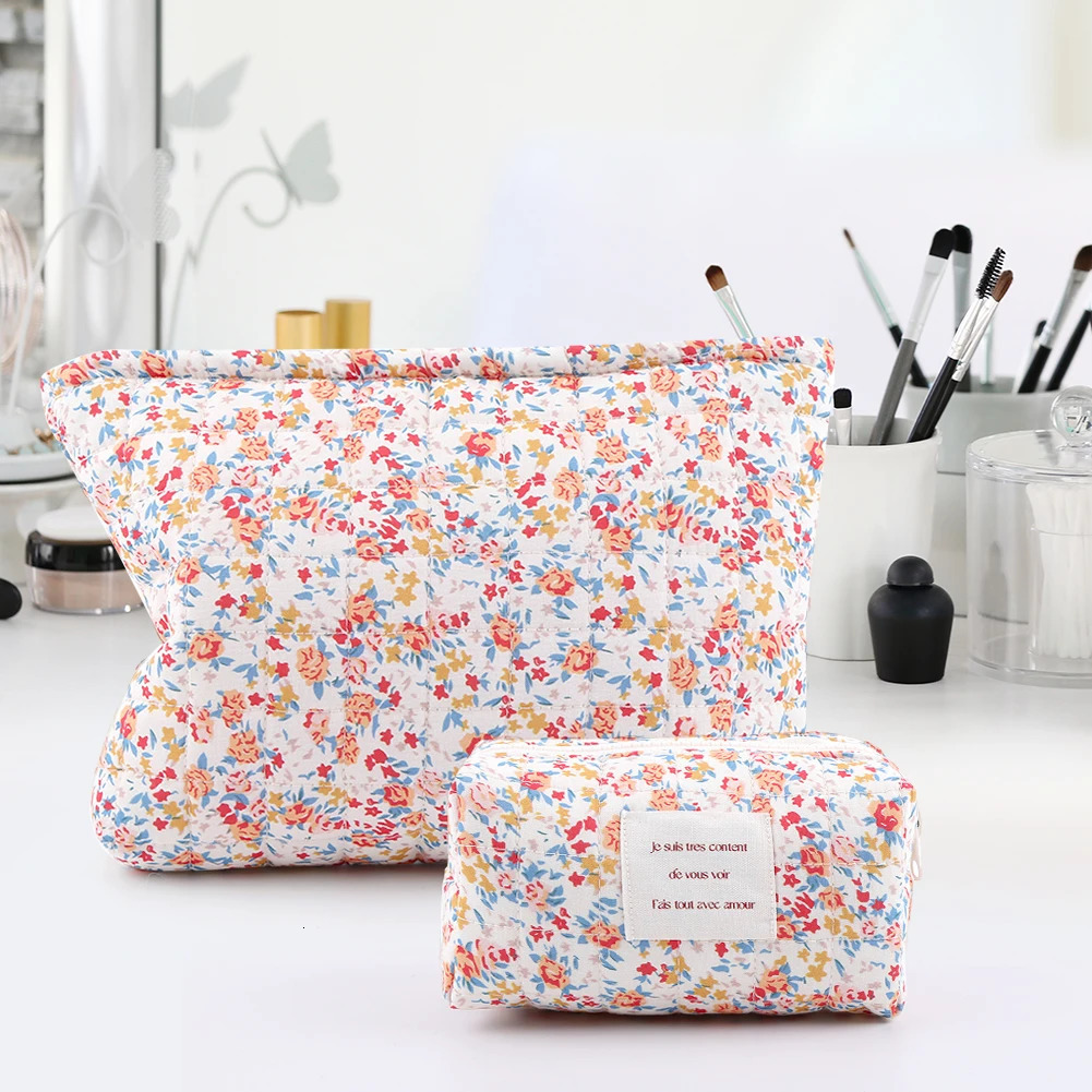2Pcs Quilted Makeup Bag Floral Cosmetic Bag Cute Skincare Holder Bag Soft Aesthetic Zipper Pouch Padded for Women Girls 241212
