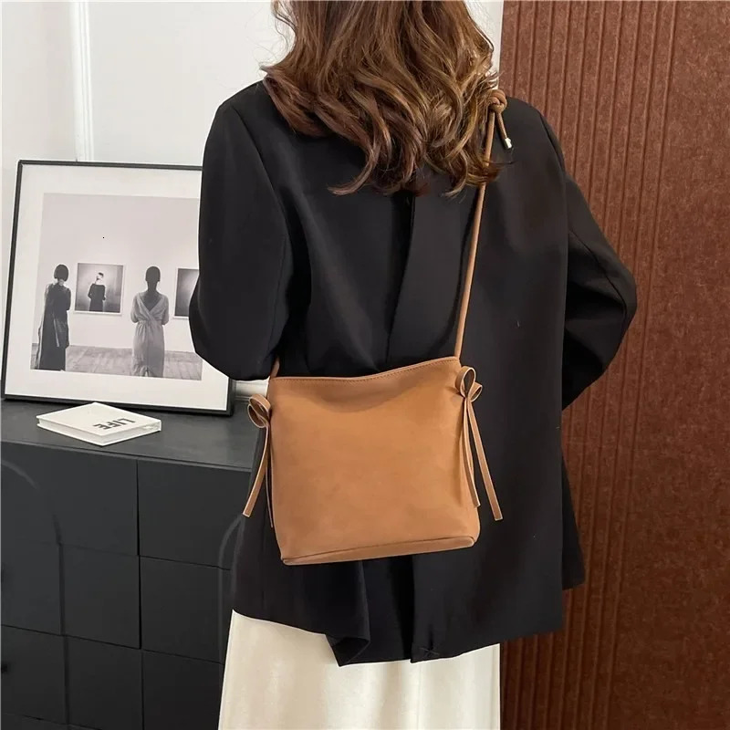 New leather bucket youth shoulder new lightweight women s large capacity handbag designer shoulder bag trendy handbag bag