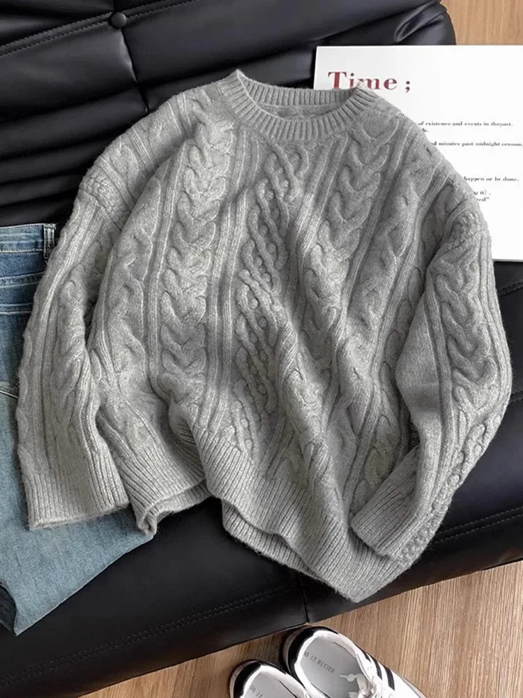 White round neck cable knit flower raccoon fur sweater womens autumn and winter coat retro Japanese loose casual style 241211