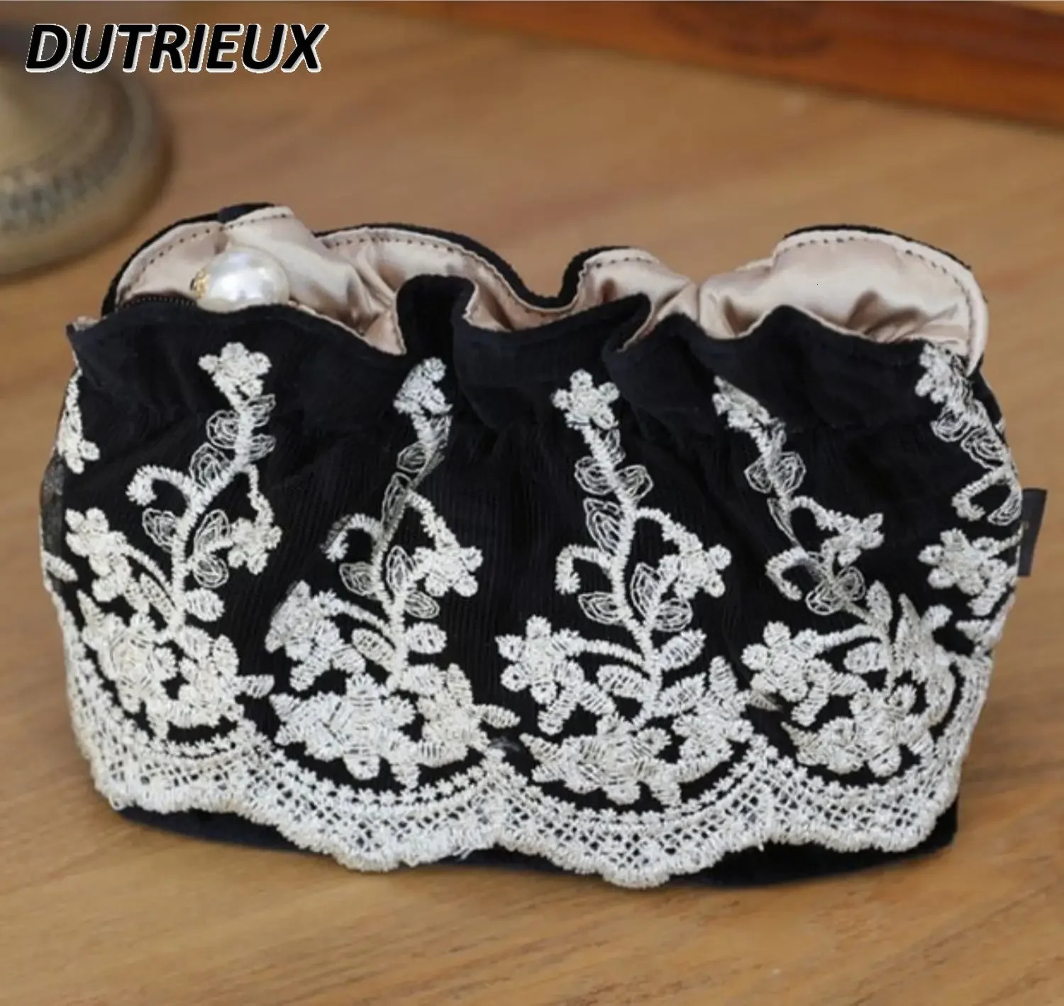 Korean lace embroidery portable handheld womens makeup bag makeup cleaning organizer carry womens travel storage bag with you 241212