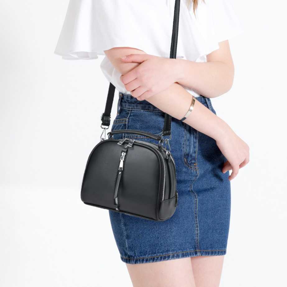 Ladies' handbag autumn fashion trend single shoulder hand-held crossbody black small square bag straight hair 241215