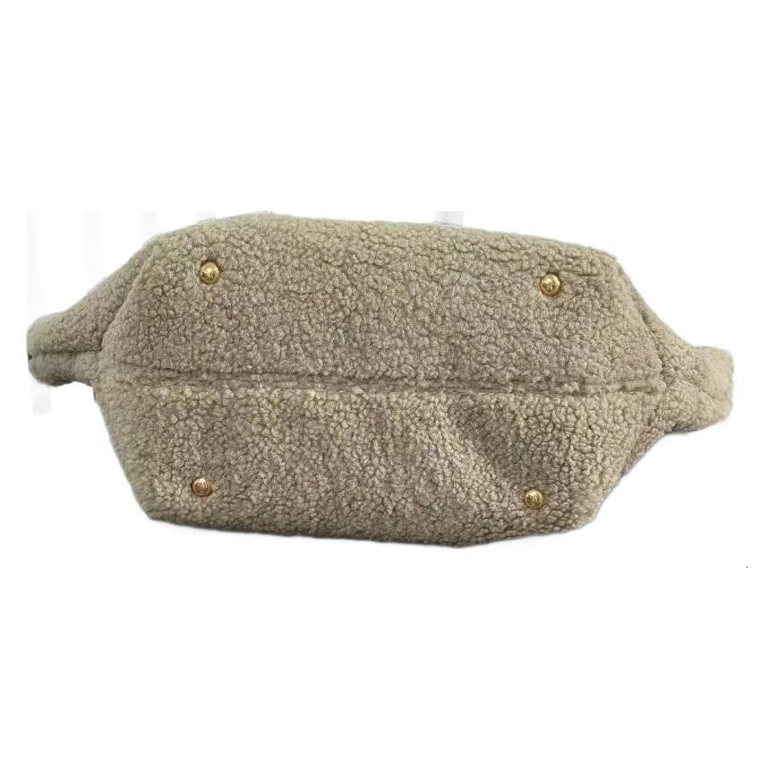New Fashion Fur Wool Shoulder Bag for Women s Crossbody Designer Handbag for Women s Travel Daily Fake Wool Handbag Designer Shoulder Bag bag