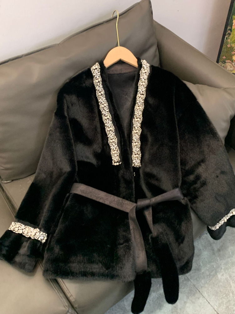 Elegant Women's Jacket Pearl Splicing V-Neck Lace Up Waist Fashion Faux Fur Coat New Autumn Winter 1684