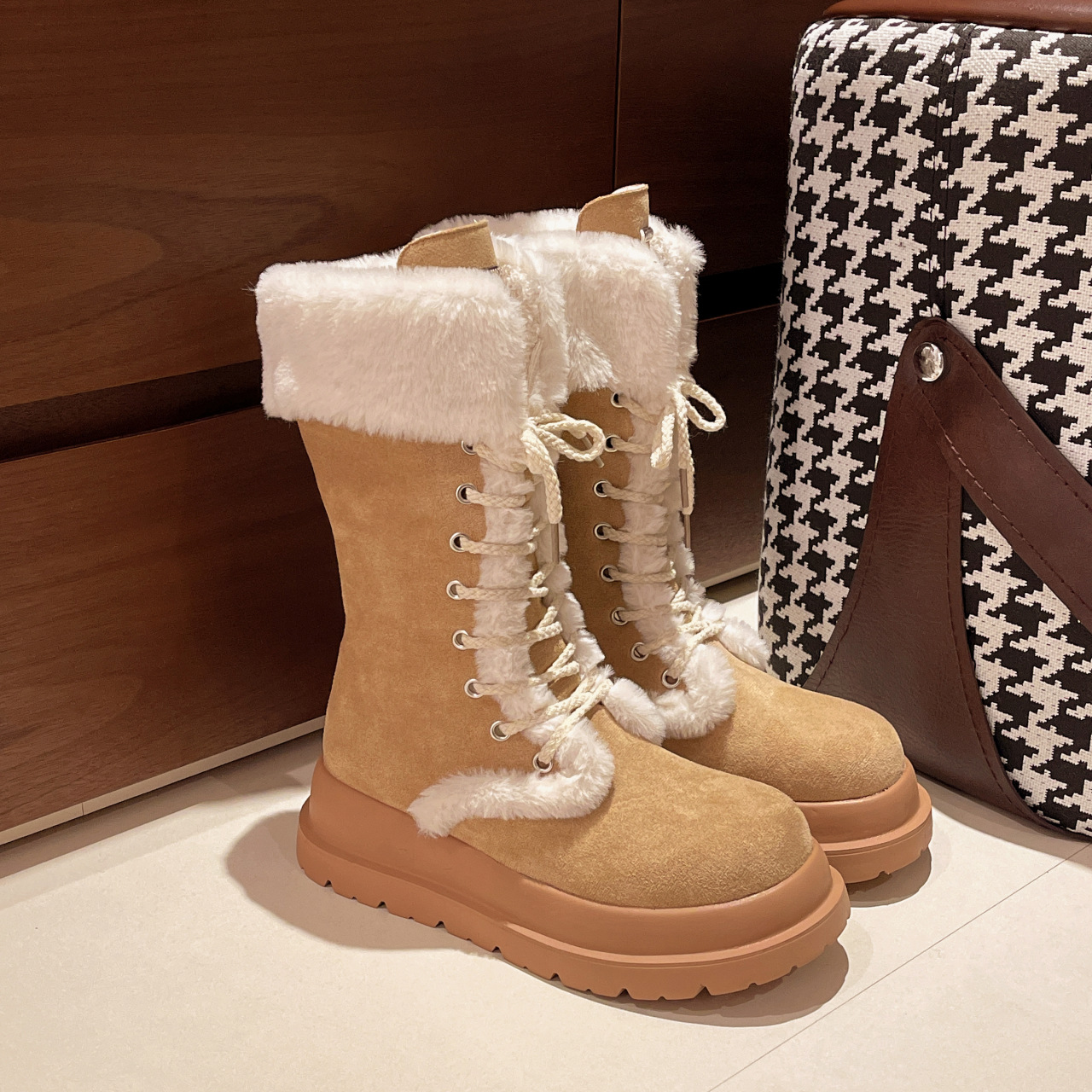 2025 winter new all-in-one thick sole warm and fluffy fashion snow boots women's mid-tube woolen hot cotton shoes super fire ootd