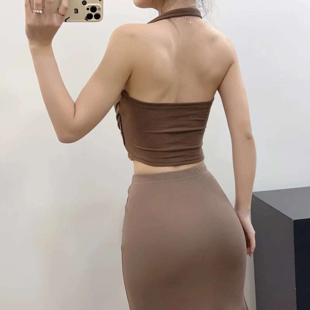 Swinging collar hanging neck vest for women in summer 2024, sexy hot girls, backless elastic slim fit, solid color small tank top, 2024 temperament ve