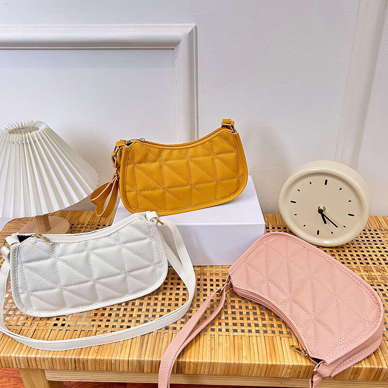 Summer New Casual Handbag Niche Design Fashion Trend Armpit Retro Simple Shoulder Bag