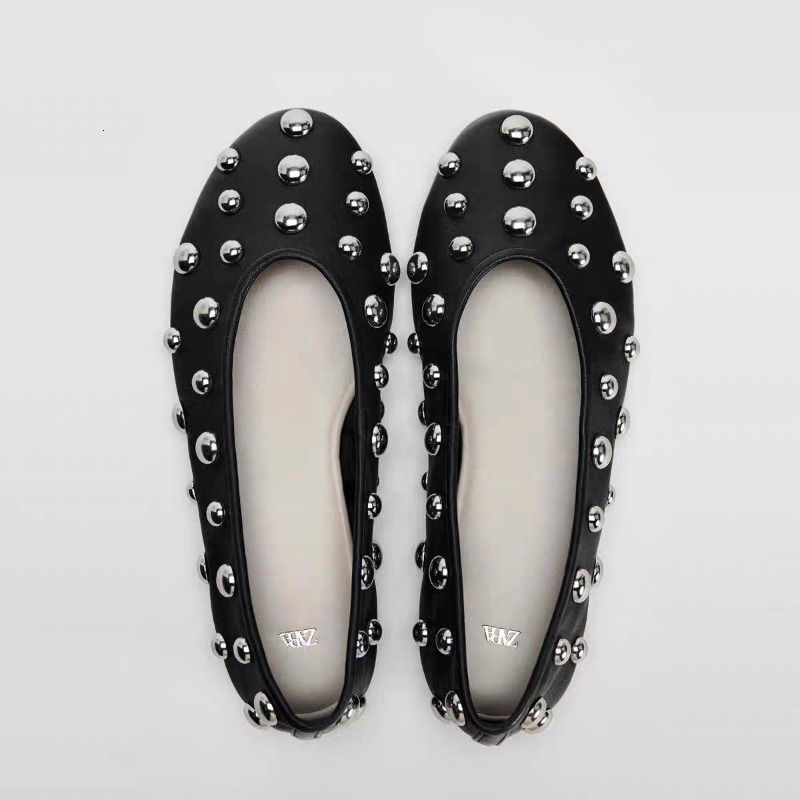 2024 New Rivet Round Head Flat Black Leather Sandal Ballet Sandals Sier Ball Metal Hollow Mary Jane Shoes 35-42