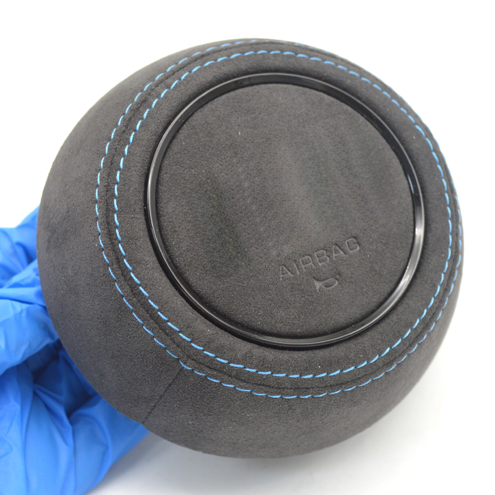 A3/A4/B9/A5 Steering Wheel Cover - Premium Material & Sleek Design