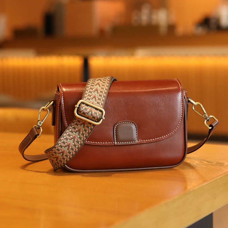 Fashionable Leather Women's Bag Head Layer Vegetable tanned Cowhide Shoulder Bag Contrasting Color Temperament Hand Crossbody Small Square Bag 24