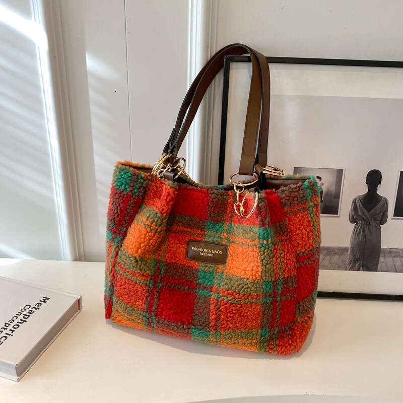 Plush Women's Autumn And Winter New Item, Lamb Wool Hand-Held Tote Fashionable Plaid Shoulder Bag, Large Capacity Armpit Bag