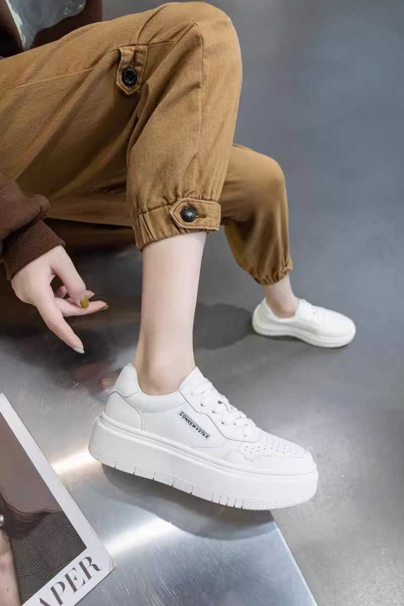 2024 explosion thick soled small white shoes female casual sports shoes lovers fashion all matching board shoes