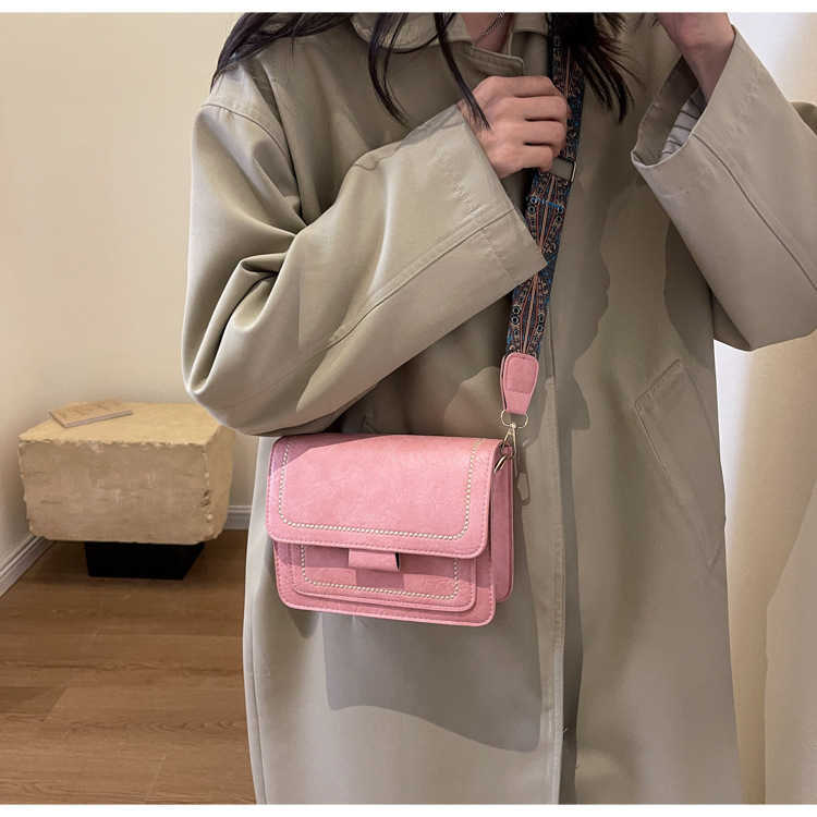 Oil leather small bag women trendy fashionable texture single shoulder bag wide shoulder strap women's bag crossbody small square bag 241215