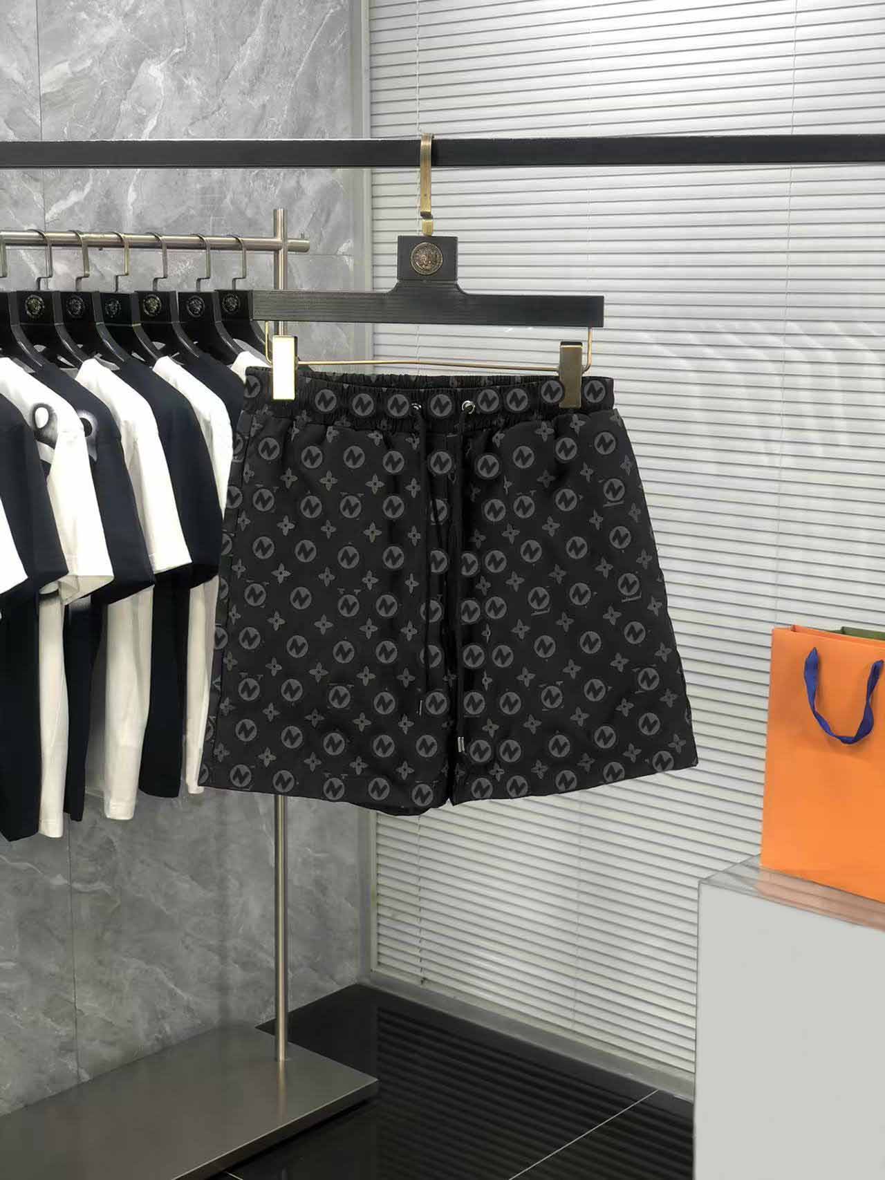 Men Shorts Designer… - image