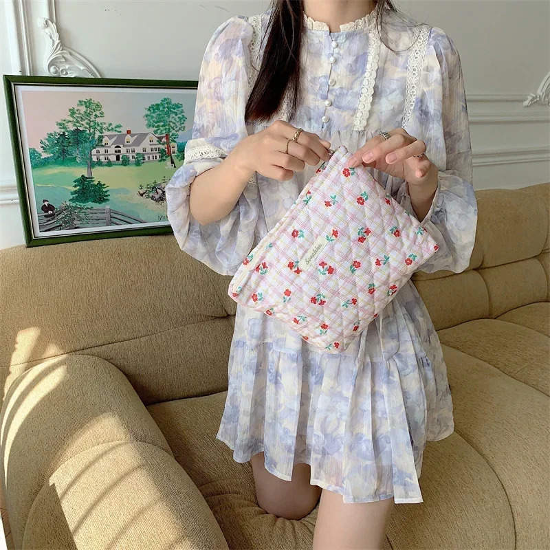 2024 South Korean Womens Zipper Large Toilet Bag Flower Box Cosmetics Bag Cotton Fashion Fabric Womens Travel Makeup Bag 241212