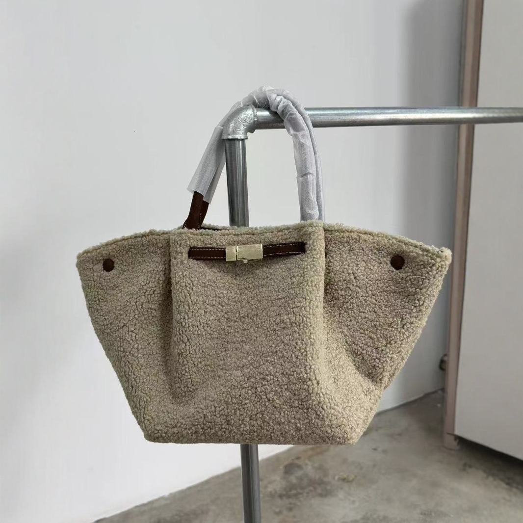 New Fashion Fur Wool Shoulder Bag for Women s Crossbody Designer Handbag for Women s Travel Daily Fake Wool Handbag Designer Shoulder Bag bag