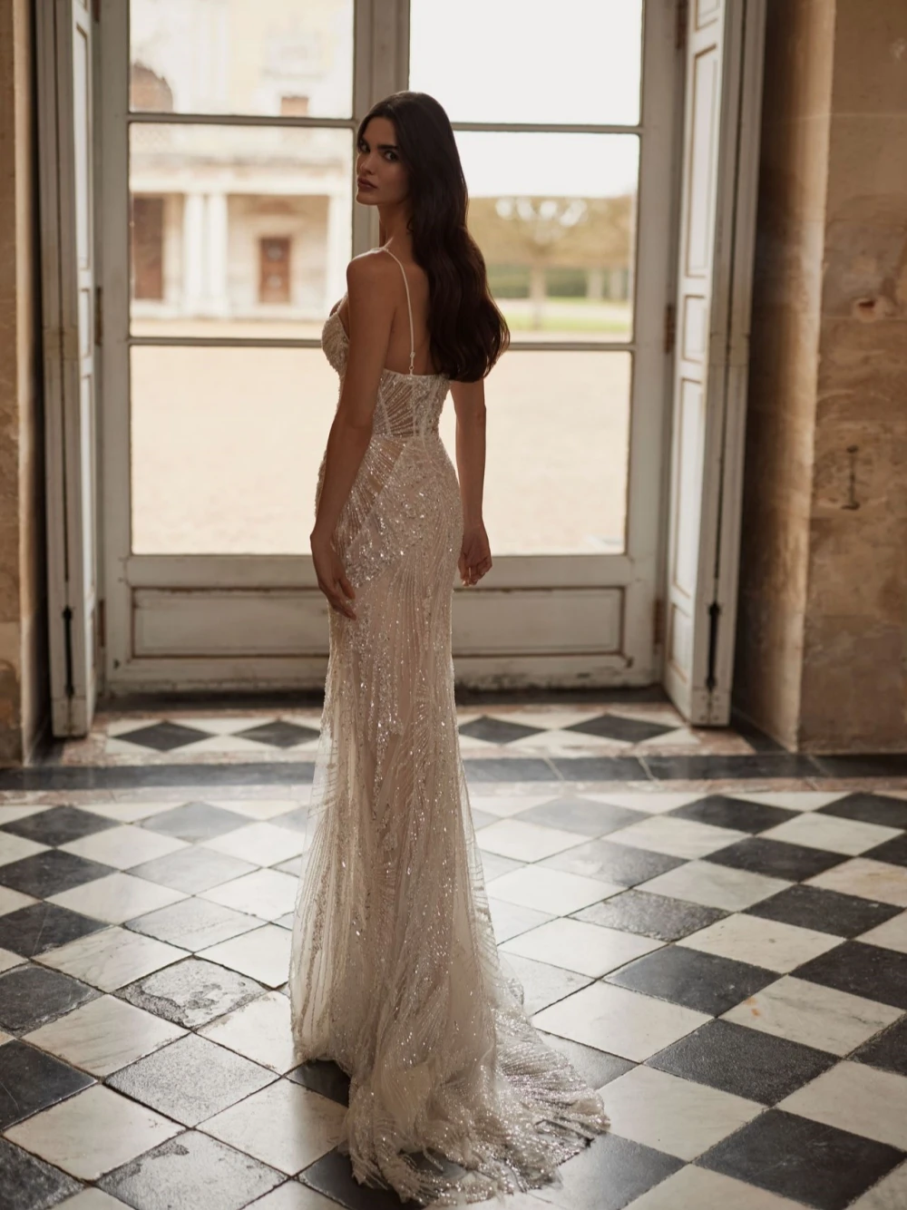 Designer Mermaid Wedding Dresses For Women Spaghetti Strap Sleevess Gown Sequins Ruffles Detachable Train Customized Dress Party