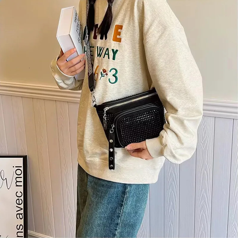 Women's Shoulder Strap Bag New Style Female Designer Trendy Rivet Motorcycle Street Bag Master Handbag High End Bag