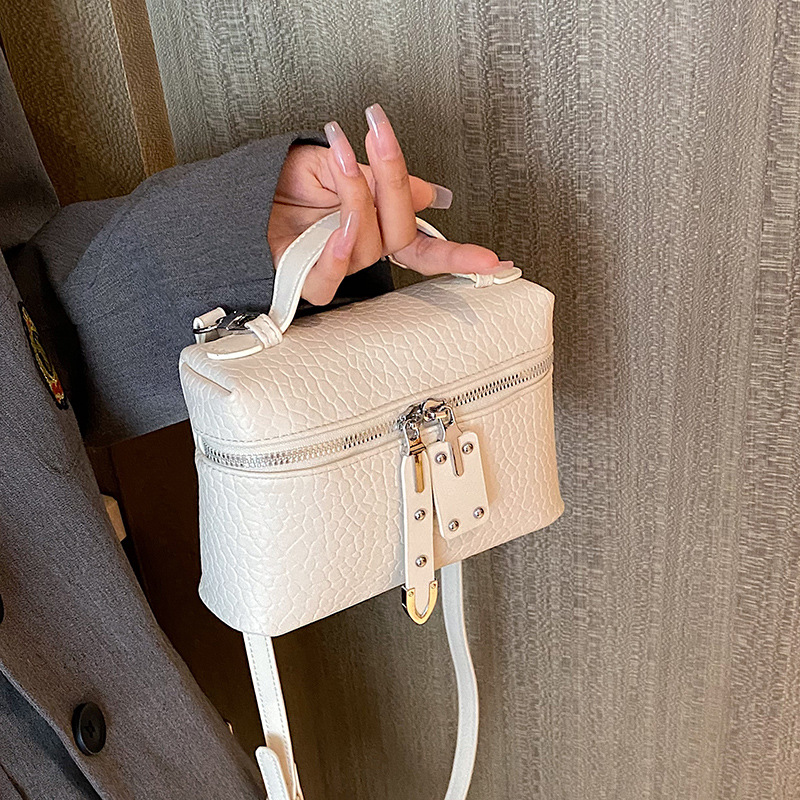Women Shoulder Bag Popular Small Square Bag New Fashion Versatile Texture Korean Version Handheld Bag Triple Black White Blue Pink Free shipping