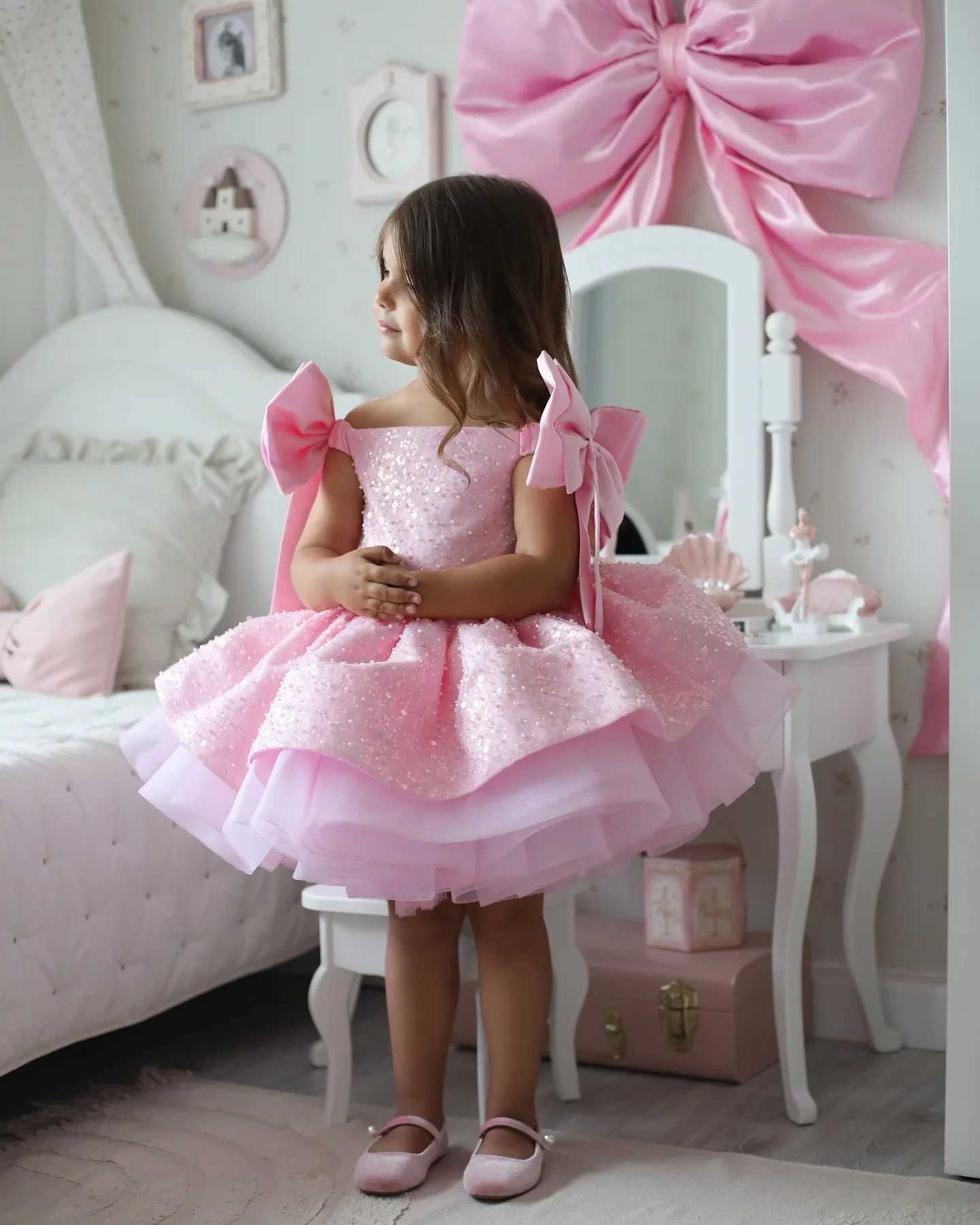 Girl's Dresses Customized Lovely Pink Flower Girl Dress for Wedding Sequins Beading with Bow Kids Birthday Party First Communion Ball Gowns Q2504