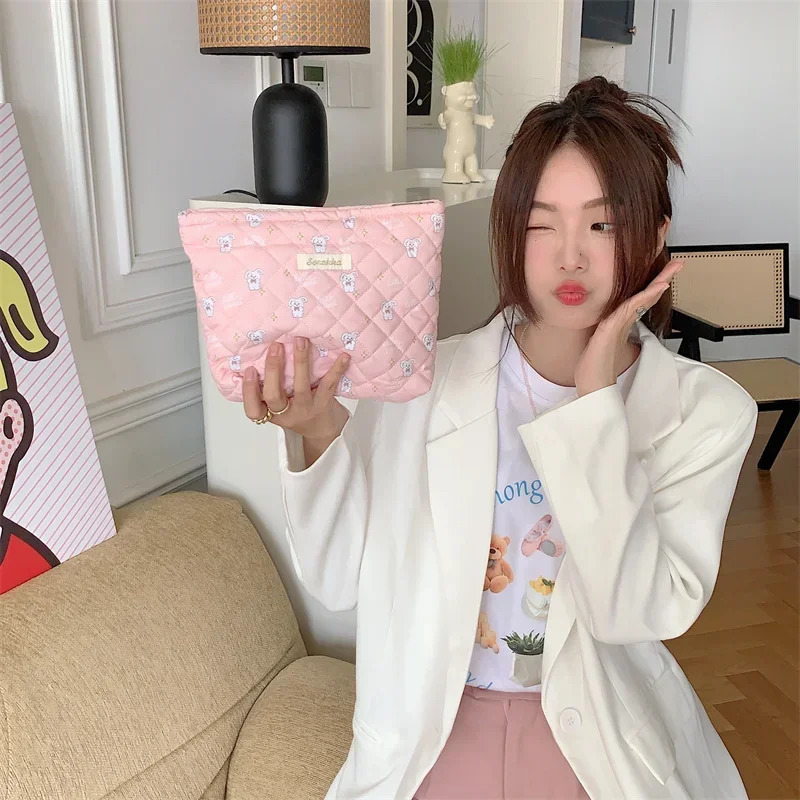 2024 South Korean Womens Zipper Large Toilet Bag Flower Box Cosmetics Bag Cotton Fashion Fabric Womens Travel Makeup Bag 241212