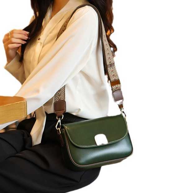 Fashionable Leather Women's Bag Head Layer Vegetable tanned Cowhide Shoulder Bag Contrasting Color Temperament Hand Crossbody Small Square Bag 24