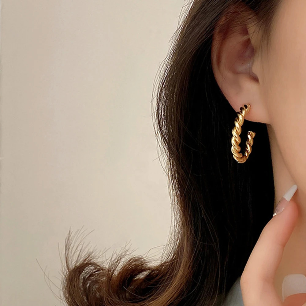 EManc 10 Retro Spiral Wrapped Ring Earrings Suitable for Punk Party Earrings for Women Fashionable Gold Silver Jewelry Pendant 241216