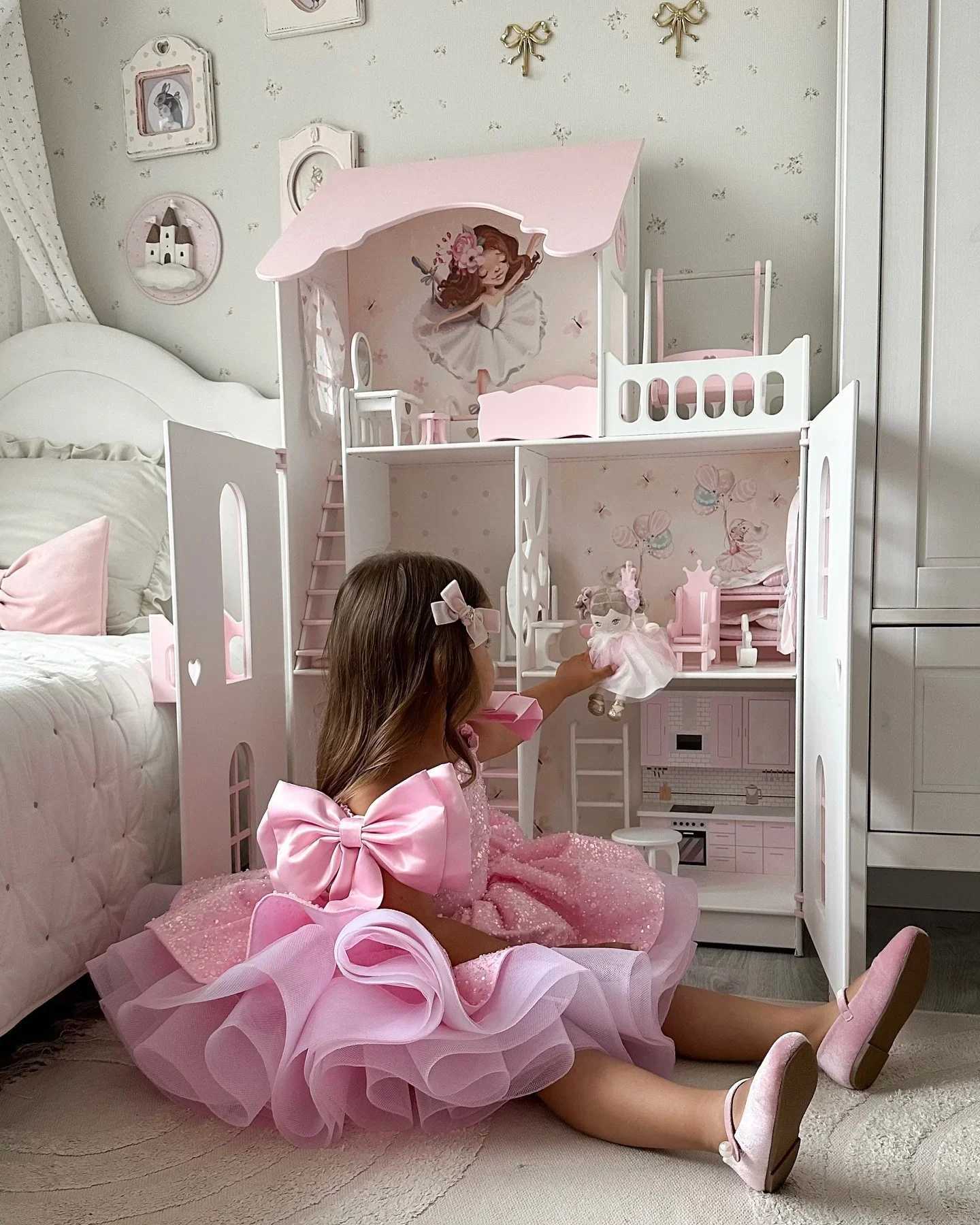 Girl's Dresses Customized Lovely Pink Flower Girl Dress for Wedding Sequins Beading with Bow Kids Birthday Party First Communion Ball Gowns Q2504