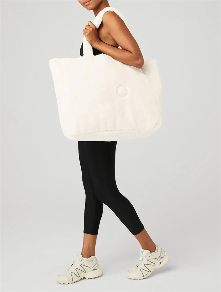 Yoga Foxy Sherpa Tote Fashion Letter Plush Handbag Comfortable Strap Large Capacity Storage Shoulder Bag n7